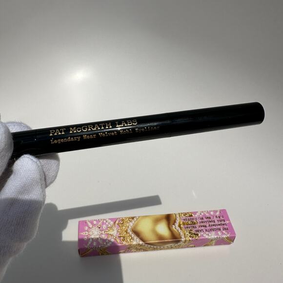Pat McGrath Labs Legendary Wear Velvet Kohl Eyeliner Xtreme Black Noir 0.8g - Picture 2 of 7